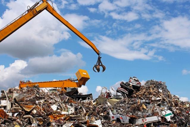 Décharge de déchets métalliques