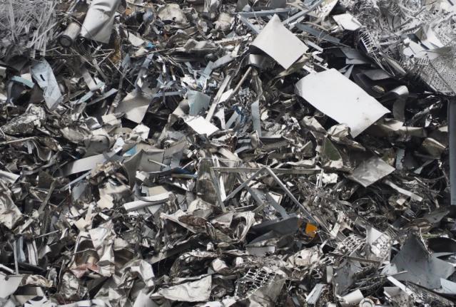 Collecte et tri de déchets métalliques